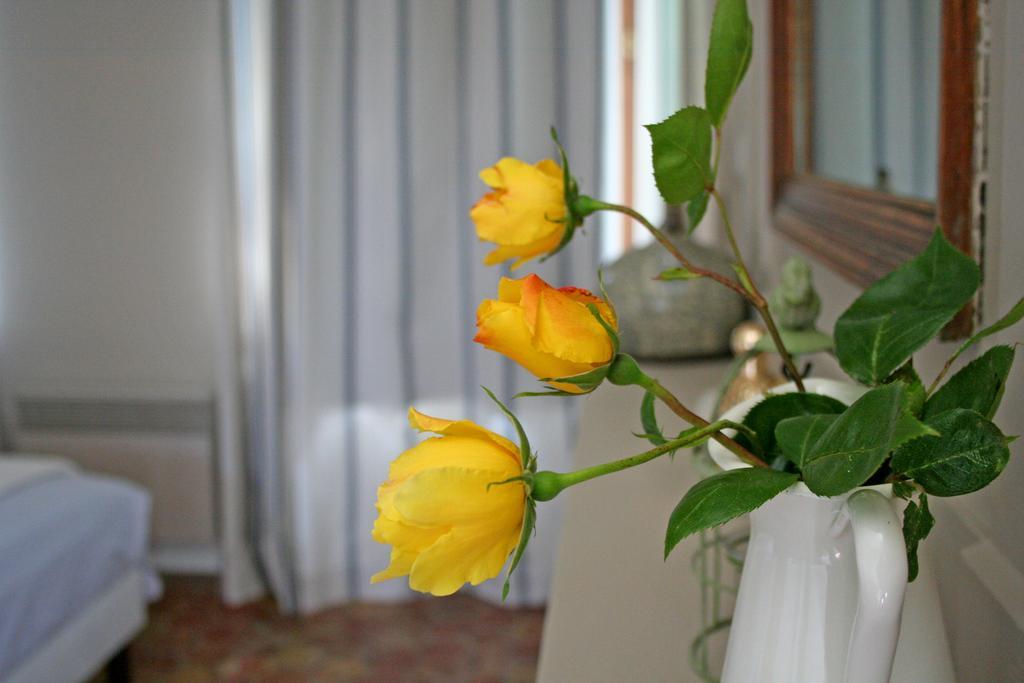 Bed and Breakfast Le Petit Manoir De La Vernelle Fourmetot Pokój zdjęcie