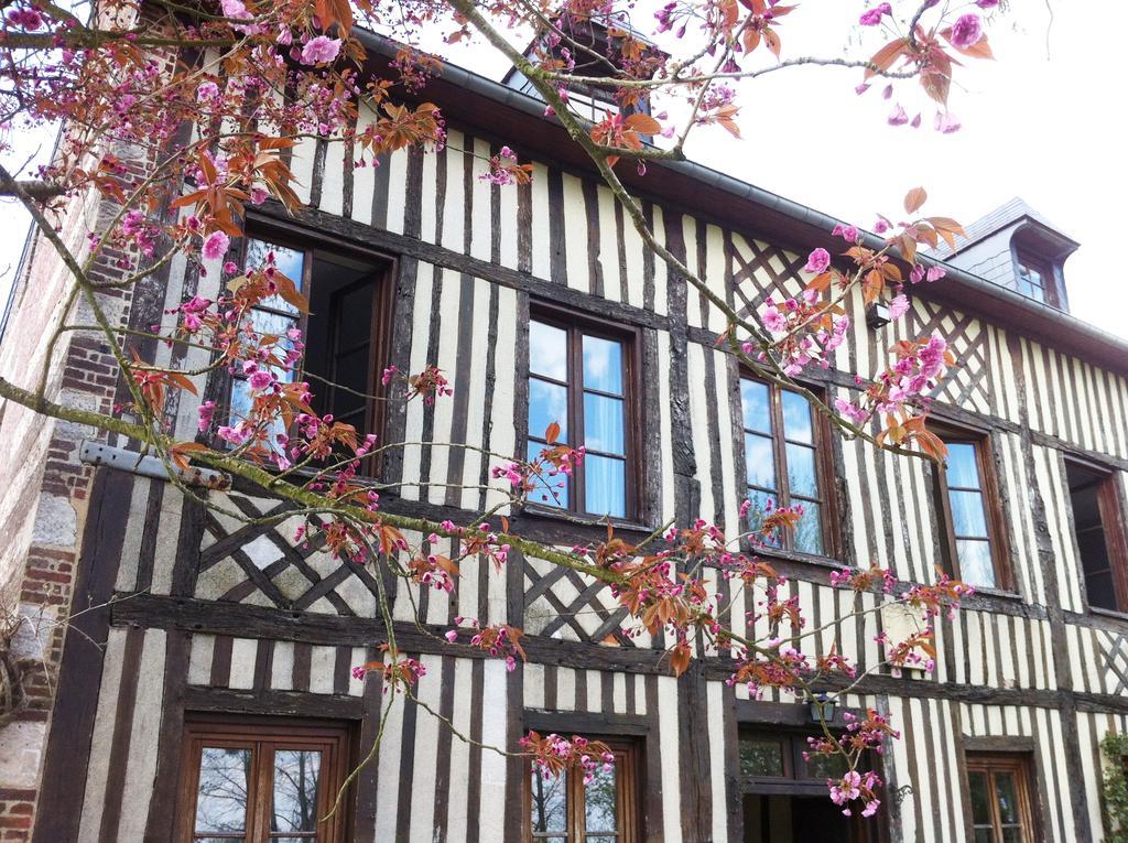Bed and Breakfast Le Petit Manoir De La Vernelle Fourmetot Zewnętrze zdjęcie